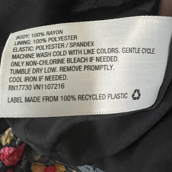 isabel maternity by ingrid isabel Floral Smocked Chest Blouse Sz XS 3/4 Sleeve - Picture 8 of 9